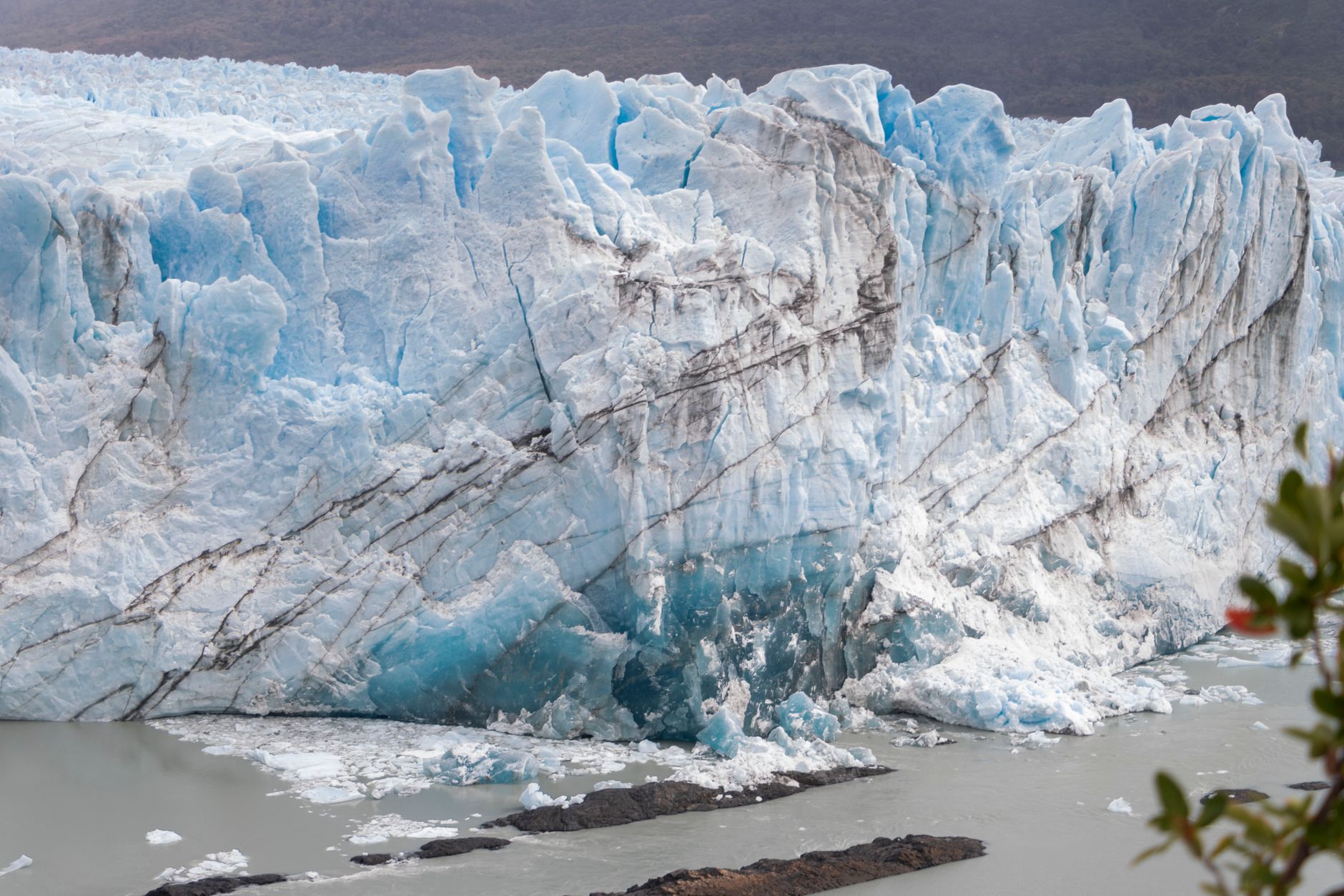 Pared frontal del glaciar Perito Moreno al amanecer